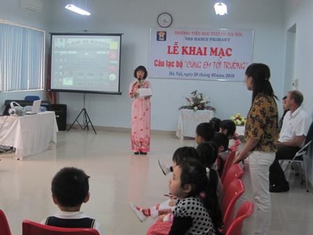 Khai mạc câu lạc bộ 