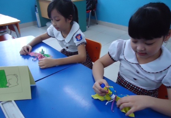 Dạy và học ở trường Tiểu học Việt-Úc Hà Nội: Khéo tay hay làm
